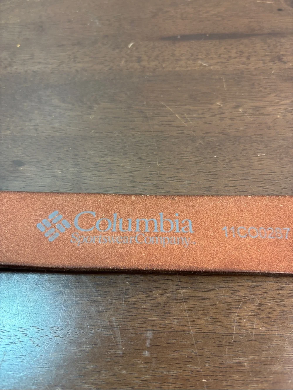 Columbia Men's Chestnut Brown Leather Belt with Brass-Tone Buckle